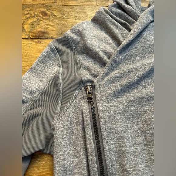 LULULEMON Gray Heathered Bhakti Yoga Flattering Jacket Double Zipper Thumb Hole - Picture 6 of 16